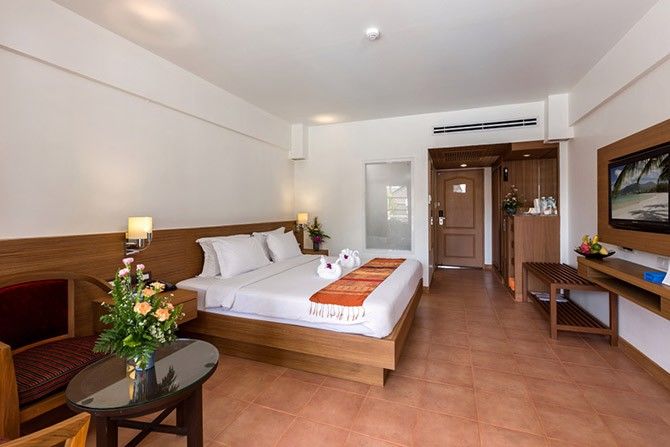 Thara & 4* Patong